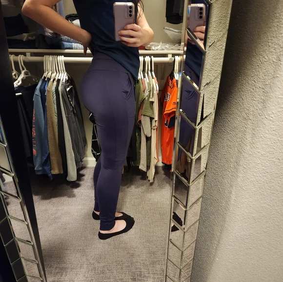 Halara Joggers - Picture 3 of 4